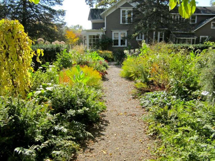 Squire House Gardens Gardenista