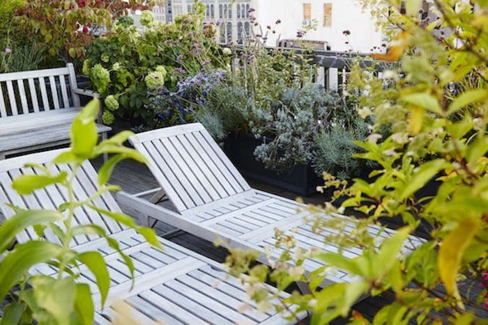 Hardscaping 101 How To Care For Wood Outdoor Furniture Gardenista Silver Patina For Outdoor Furniture Gardenista Weiss Garden 131 0