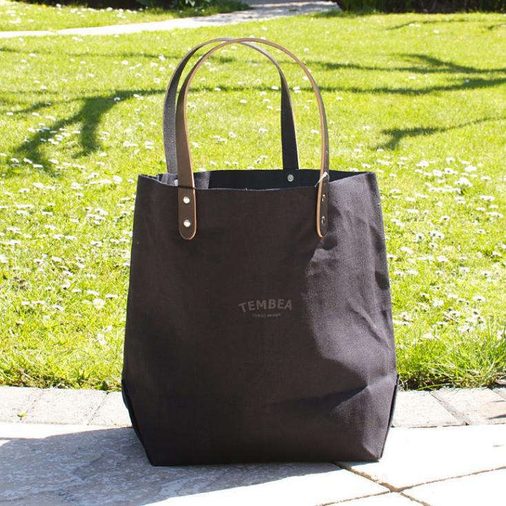 10 easy pieces springlike canvas totes gardenista