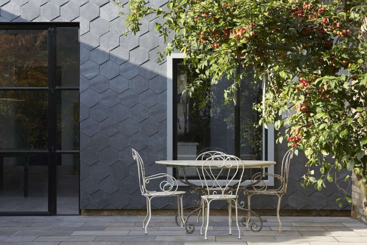 Hardscaping 101 How To Care For Metal Patio Furniture Gardenista Rust Vs Patina