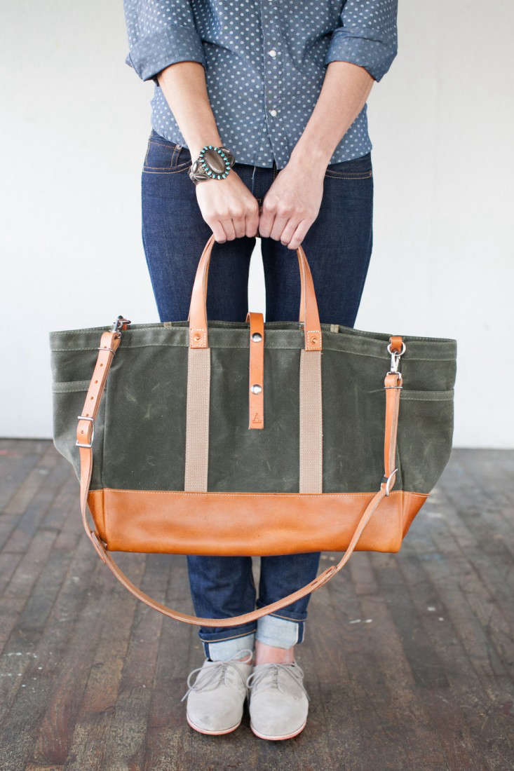 Rugged Garden Style By Artifact Bag Co Gardenista Above Chris Hughes Personal Choice The Artisan Totes This Ruggedly Stylish Tool And Garden Bag Everywhere To Grocery Or Apple Orchards