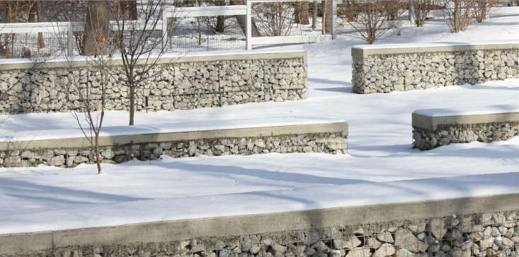 Hardscaping 101 Gabion Walls Gardenista
