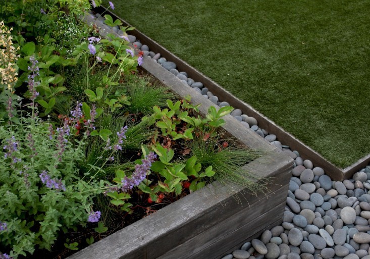 metal landscape edging brooklyn rooftop garden gardenista