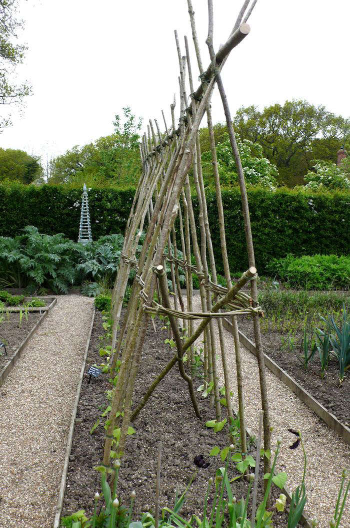 Design Sleuth Willow Accessories For The Cottage Garden Gardenista