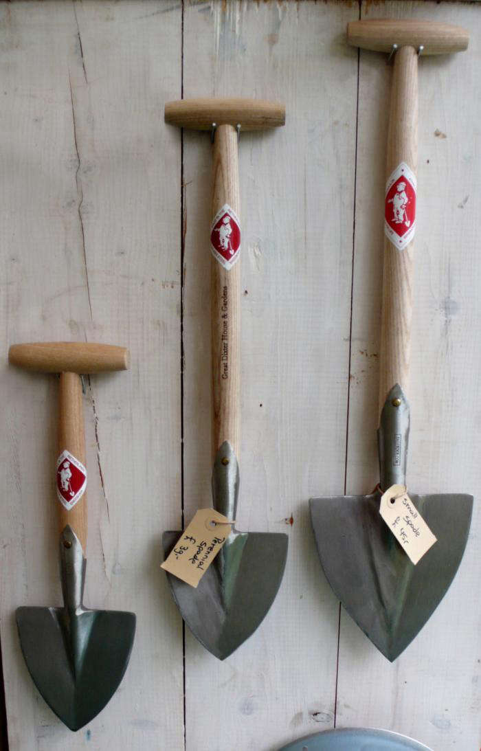 above why offer just one size of pointed spade when you can offer several many of us find ourselves gardening on our knees and a spade with a shorter - Best Garden Tools above why offer just one size of pointed spade when you can offer several many of us find ourselves gardening on our knees and a spade with a shorter - Best Garden Tools
