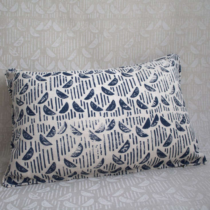 10 Easy Pieces Indigo Cushions And Pillows Gardenista