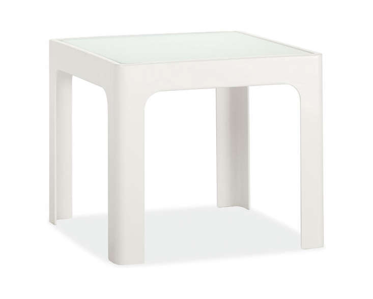 10 Easy Pieces White Side Tables For Patio Or Porch Gardenista White Side Tables For Patio Or Porch
