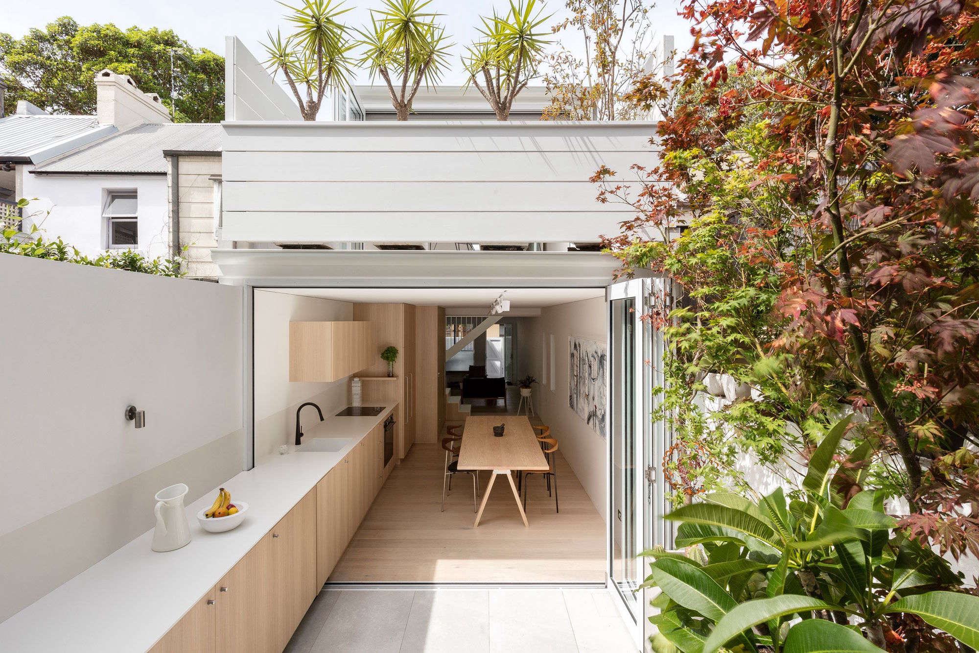 Architect Visit: An Indoor-Outdoor Kitchen in Sydney - Gardenista