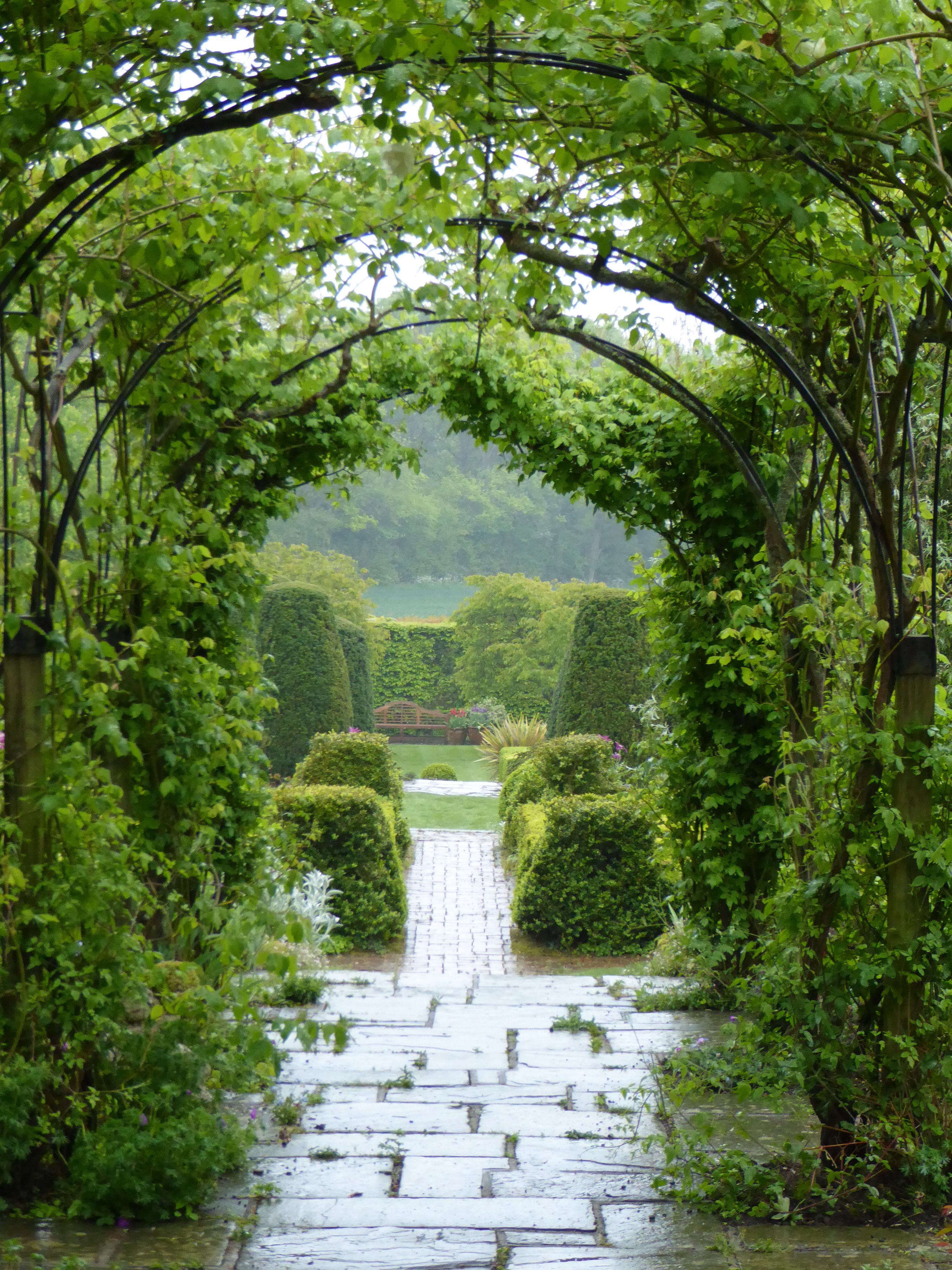 Long Barn: Vita Sackville-West's Starter Garden - Gardenista