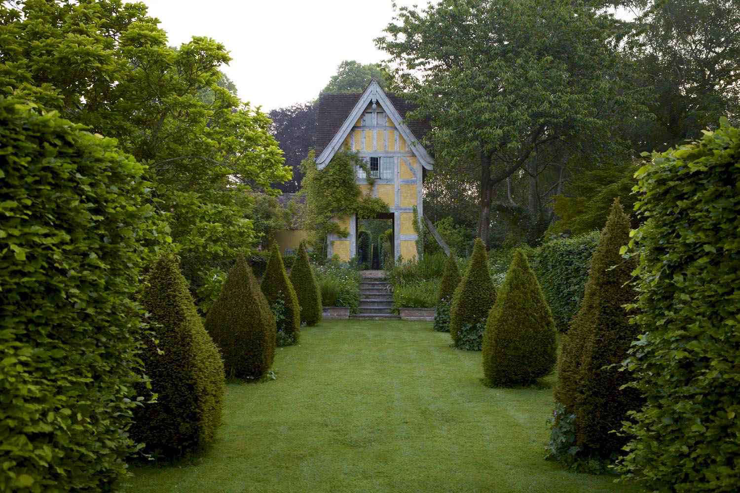 bryan s ground bloomsbury revisited on the edge of wales gardenista