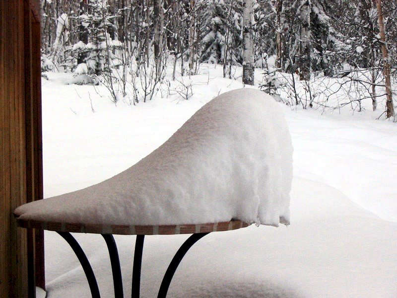 有些天气……天气很糟糕,这场噩梦,在周二的雪雪,并不会被拖雪的。家具?可能帮助。道格·麦克格维尔的照片。