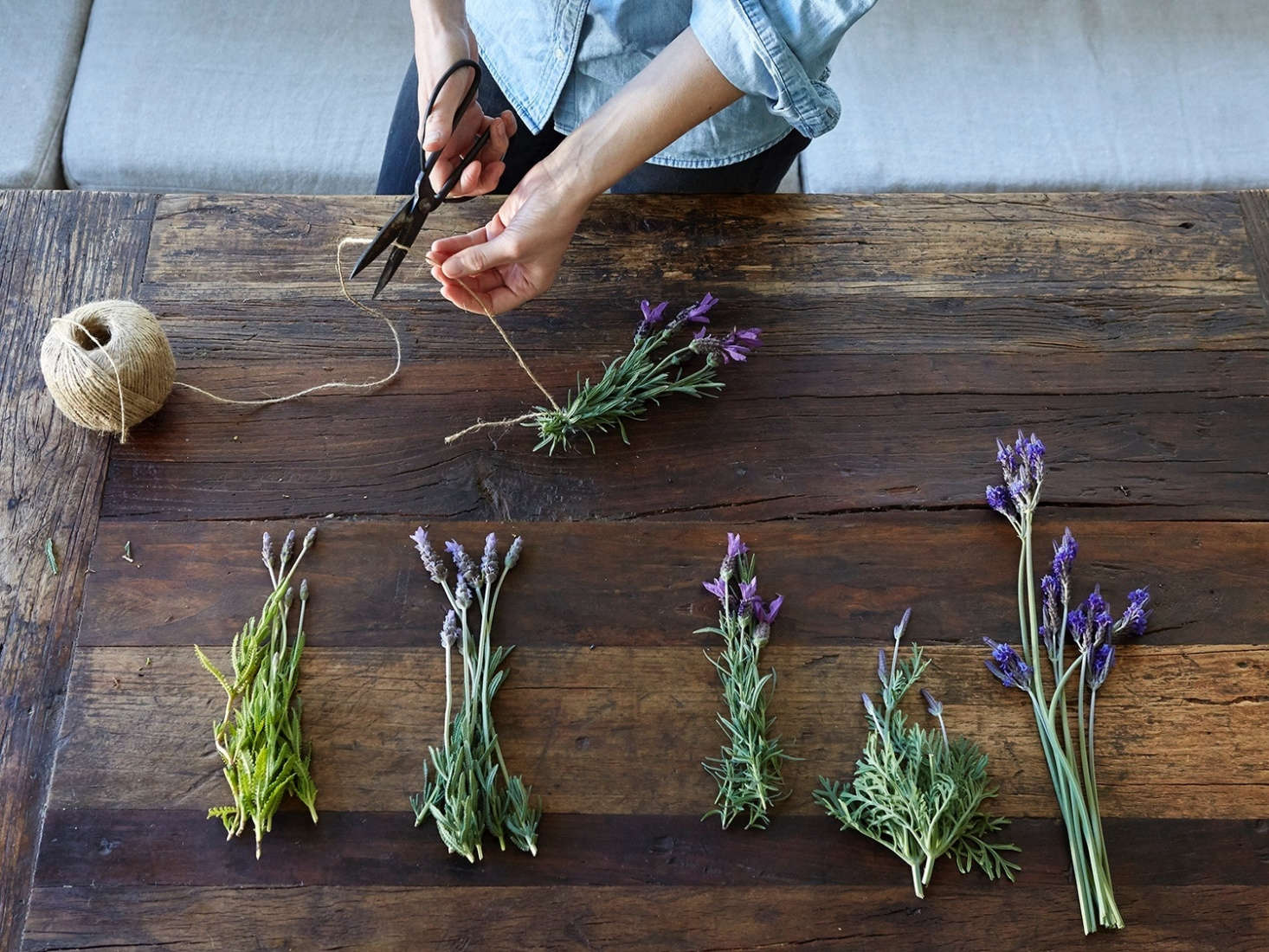 We made several bundles, arranging them as if they were little bouquets.