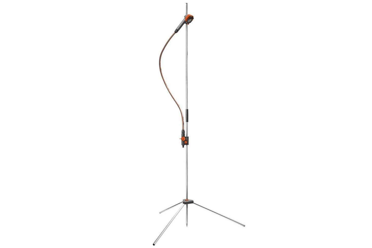 10 Easy Pieces Pop Up Outdoor Showers Gardenista From Gardena A Portable Outdoor Shower Has Tripod Stand Detachable Head